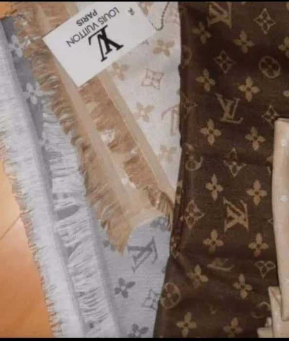 Esarfe/saluri 2 fete Louis Vuitton/unisex/diverse nuanțe/material tip