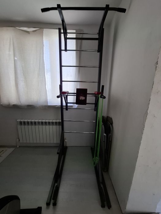 Беговая дорожка, велотренажёр, турник