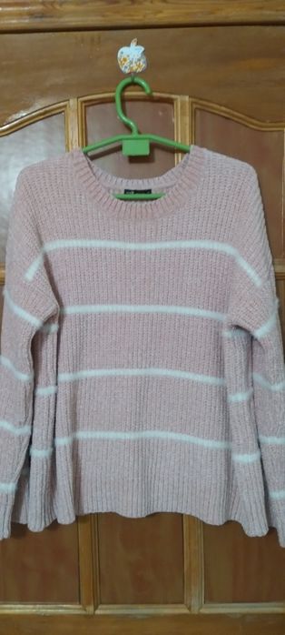 Продаётся джемпер женский