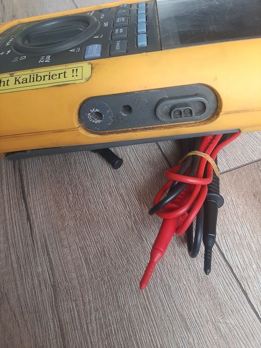 Графичен мултиметър FLUKE 867B
