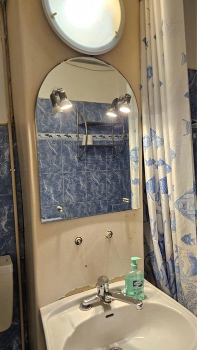 Vand apartament cu o camera (Tudor-langa piata de la Diamant)