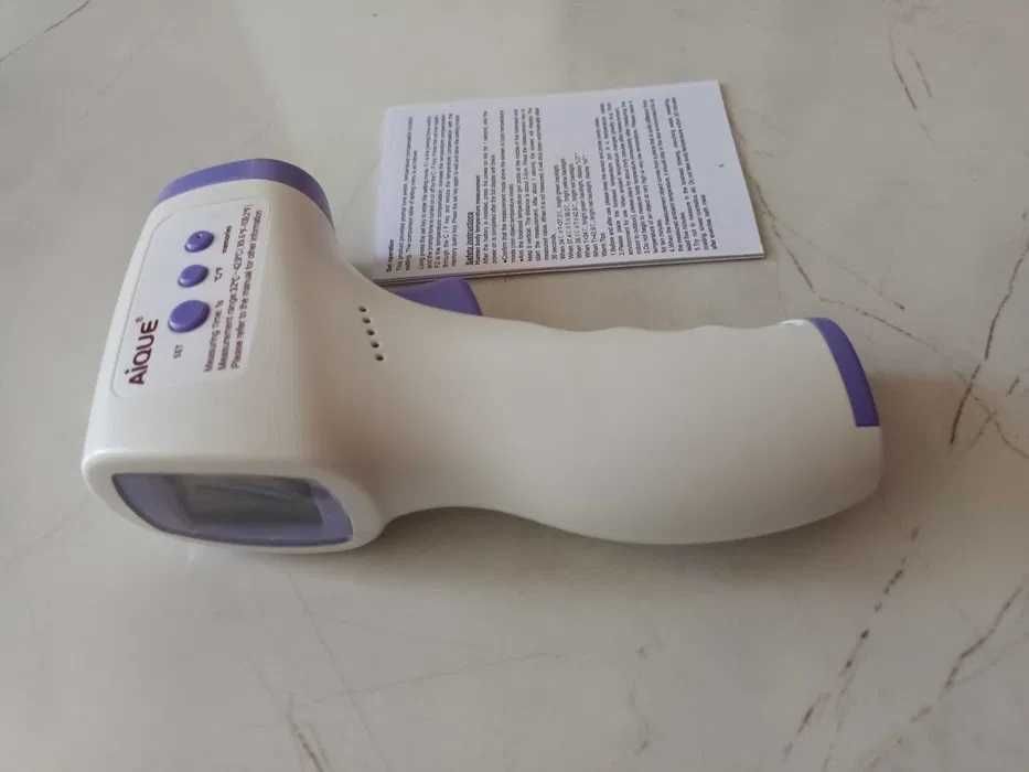 Безконтактен инфраред термометър с LCD дисплей