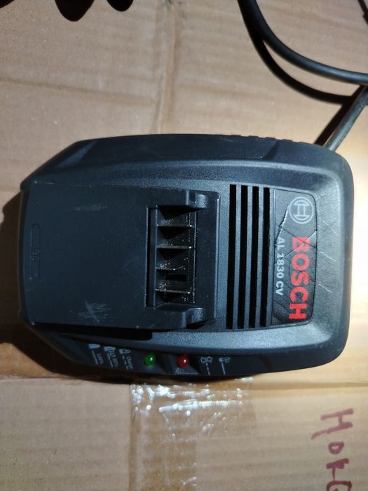 Incarcator rapid Bosch AL 1830 CV, 14,4-18V, 3,0A. Este testat