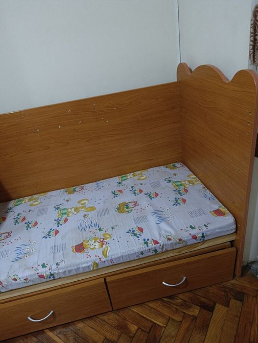 Бебешка кошара с преграда