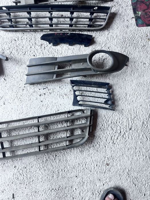 Решетка / решетки предна броня VAG golf 5 touran passat b6 audi seat