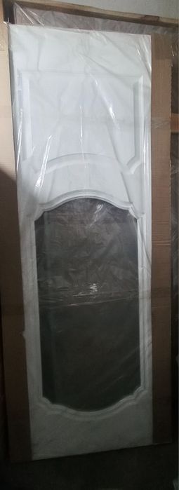 Продам новый комнатный дверь