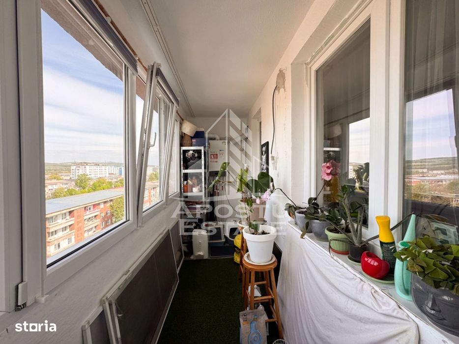 Apartament 2 camere, renovat, etaj 8, panoramica, Stadion - Hunedoara