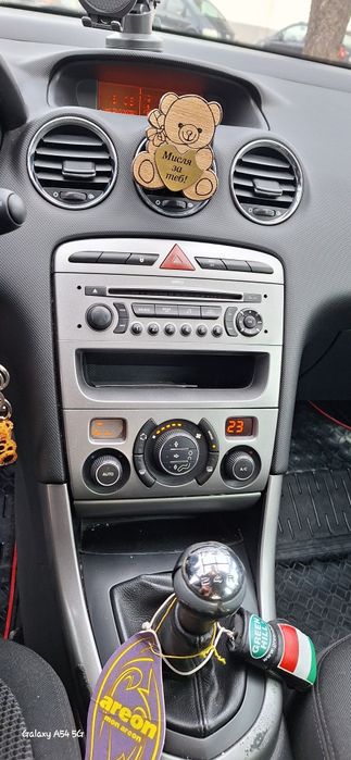 пежо 308 черен металик,3070,00€