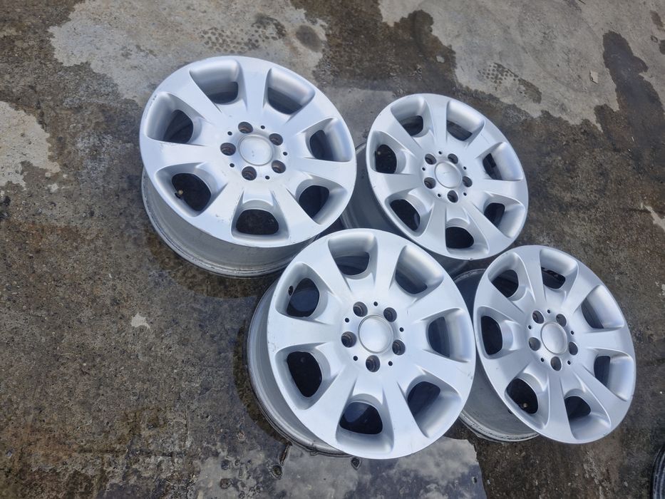 На Мерседес R16  203 кузов
