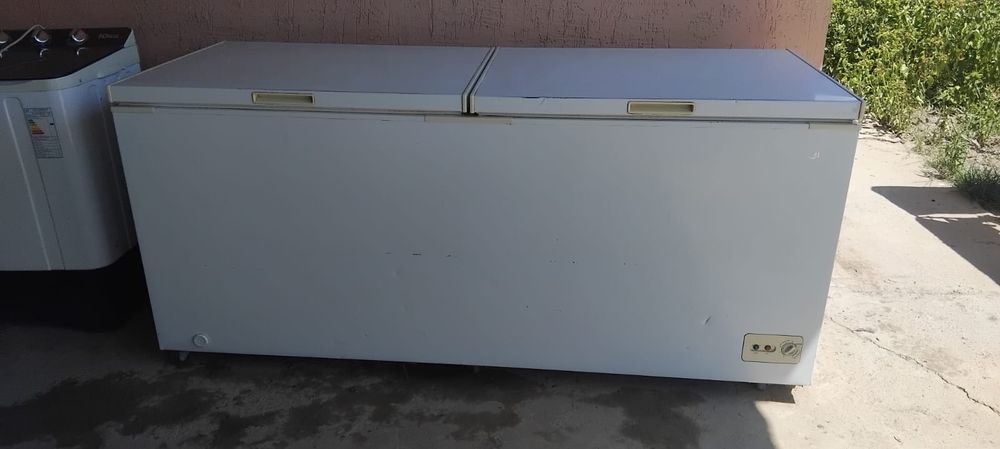 Продаётся большой морозильник