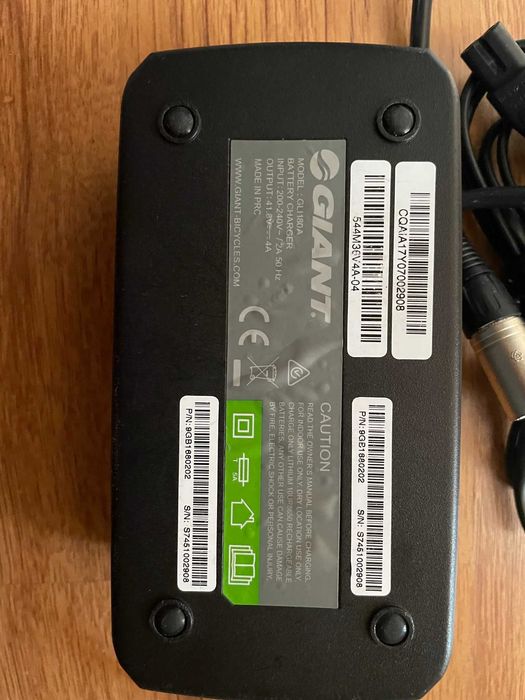 Giant 42V 4A (3 pin) GLI 180A / зарядно за електрически велосипед