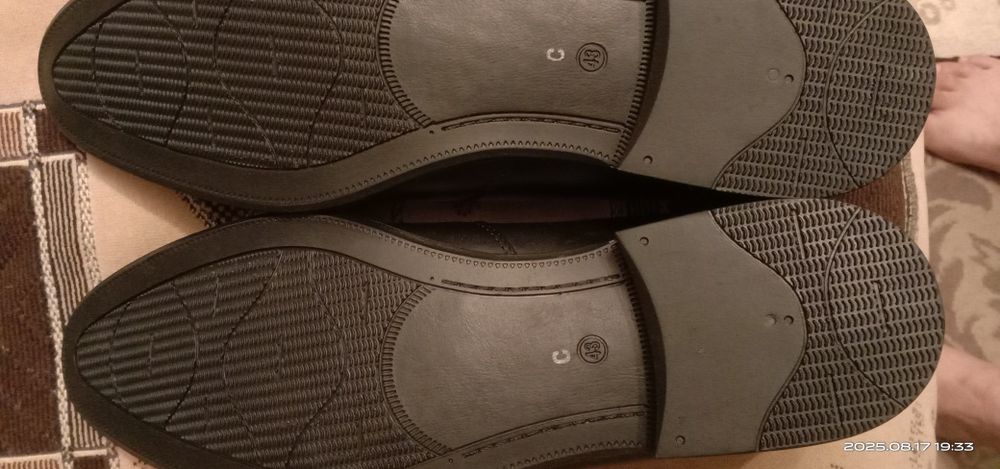 Продам че́рные кожаные туфли