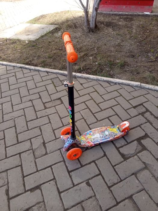 Продам самокат детский