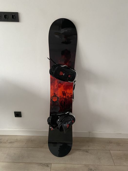 Продам сноуборд Rossignol District с креплениями