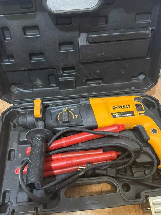 Перфоратор DeWalt лот 915331 г.Семей Валиханова 100/1