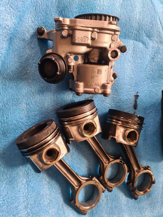 Baie ulei CNH Audi Q5/pompa ulei/piston