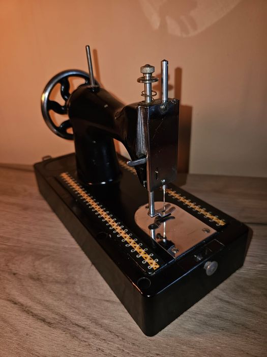 Jucărie Vintage Masina de cusut. URSS