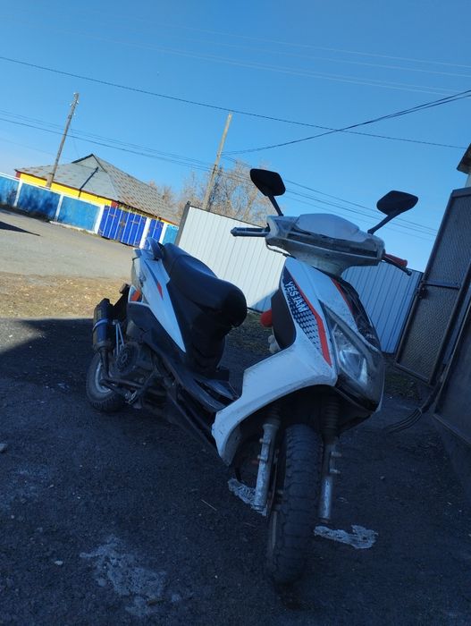 Продаю м8 2023 года