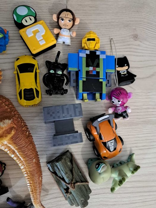 Lot 35 figurine (Funko, LPS, Minecraft, Kinder, etc)