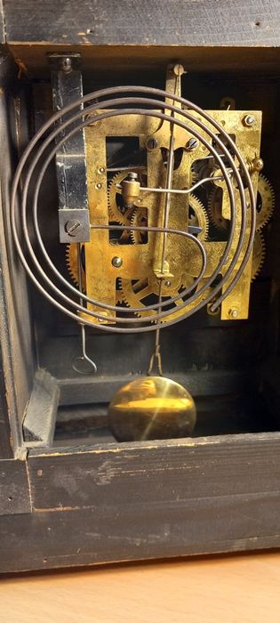 Стар античен  часовник