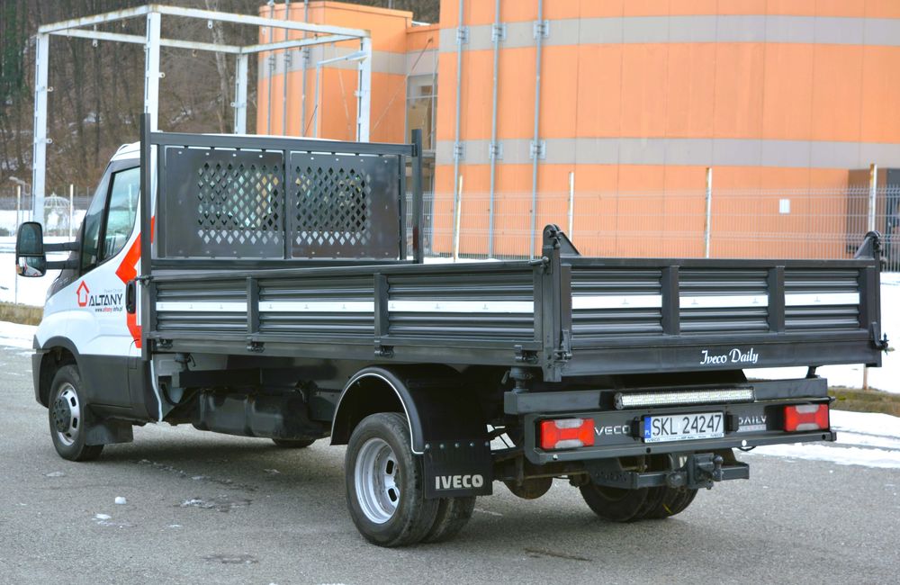 Iveco Daily 2018 basculabil pe 3 parti