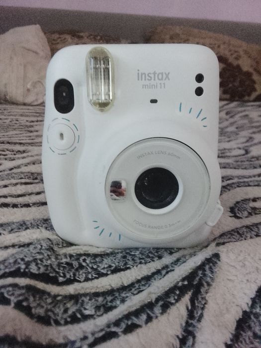 Instax mini 11  продается
