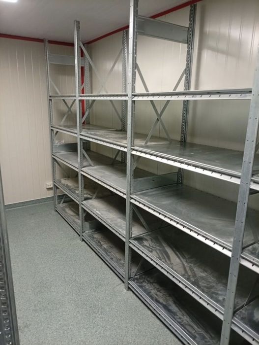 Rafturi metalice zincate marfa manuala 
Tip piking 
Înălțime de la 1.5