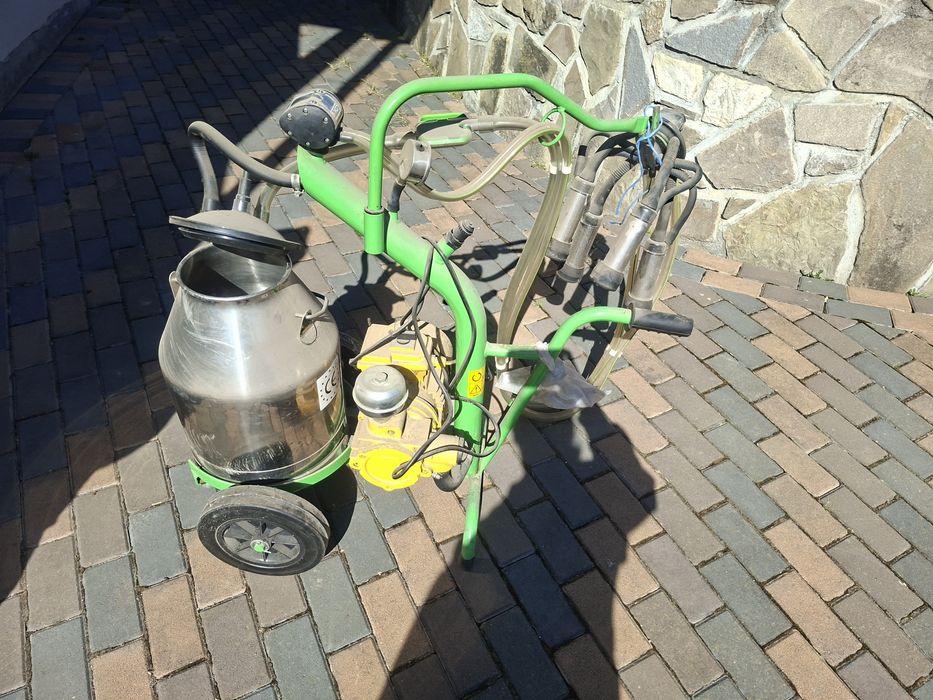 Vând mulgatoare vaci