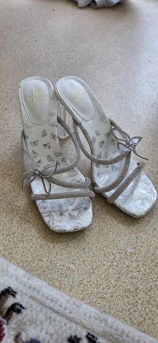 Обувь - босоножки