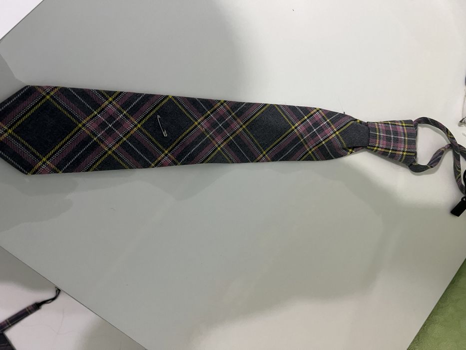 Продам школьные галстуки