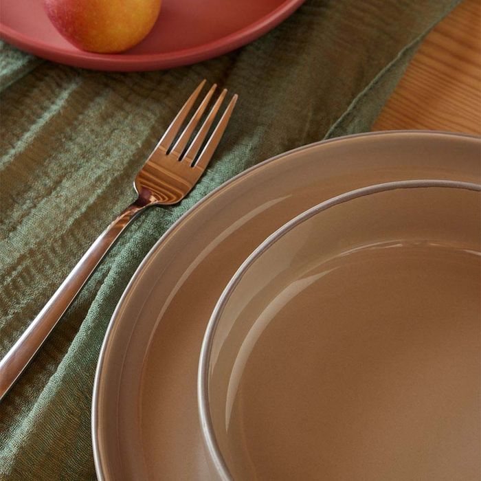 Цветен сервиз за хранене