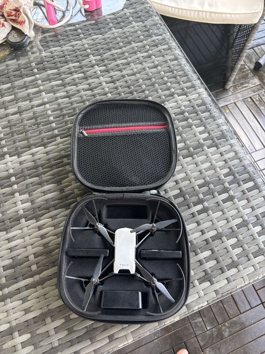 Продавам дрон Dji tello