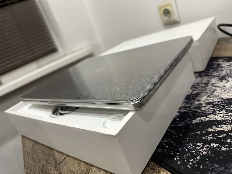 Macbook Air 13.6 M2 8/512 EAC