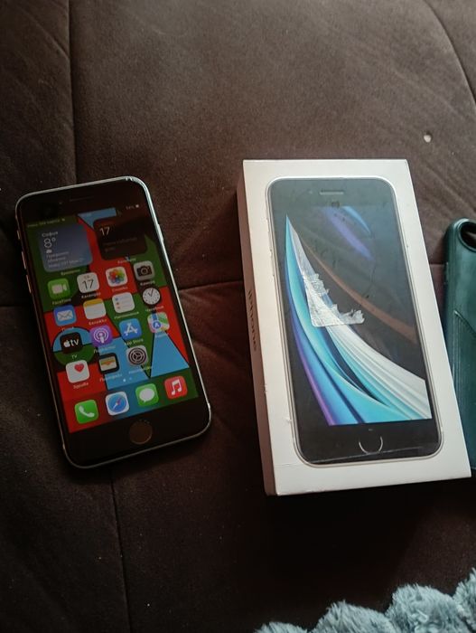 Iphone se 2022 като нов