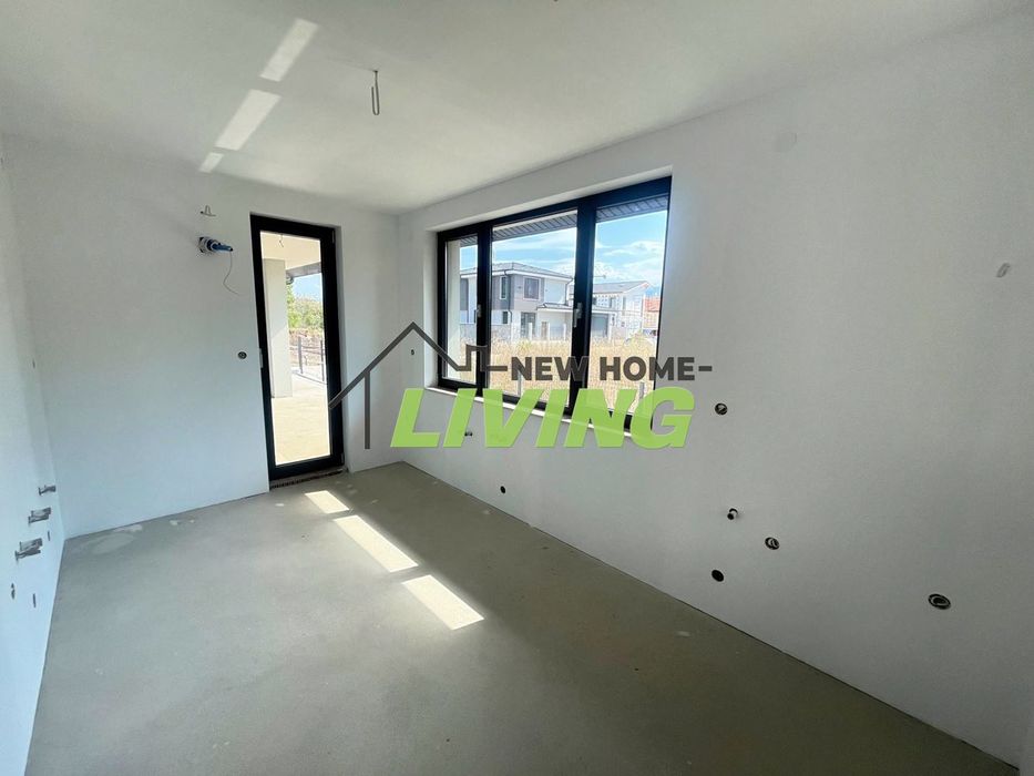 Продава се Къща в Пловдив, Остромила - 380 кв.м за 573 €/кв.м - Снимка #2