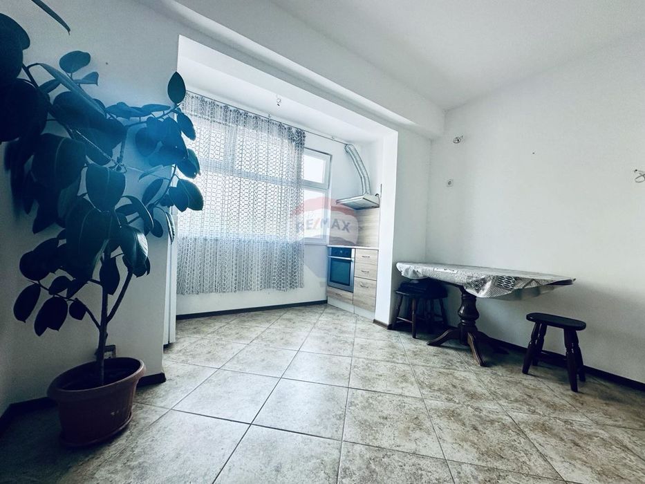 Продава се Тристаен апартамент в Балчик - 95 кв.м за 818 €/кв.м - Снимка #12