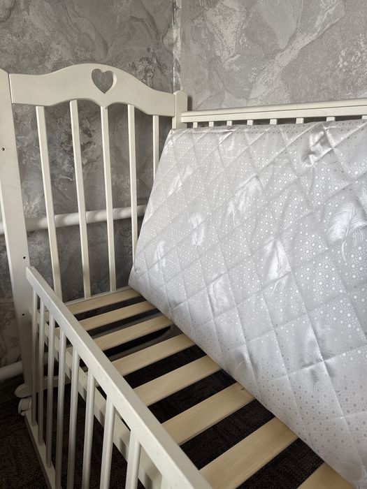 Продам детскую кроватку