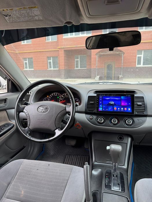 Машина Камри 35