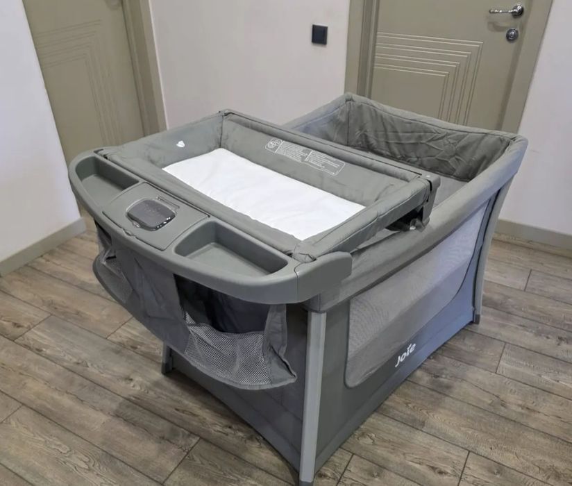 Шикарный манеж от Joie