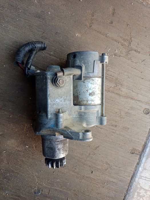 Стартер на карина е