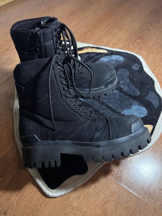 Balenciaga strike boots
