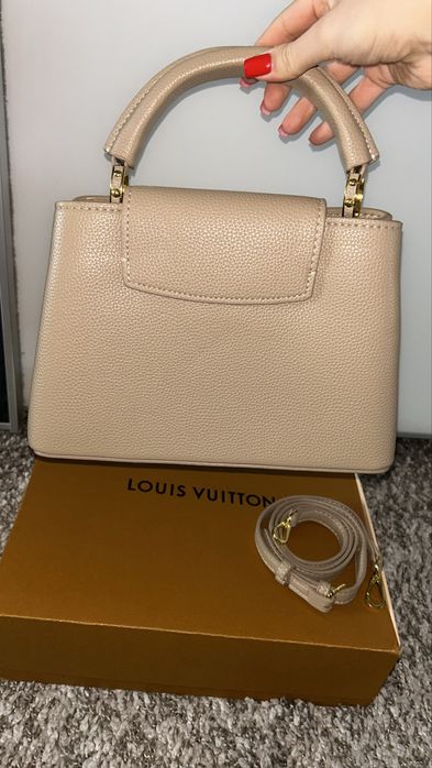 Geanta Louis Vuitton Capucines piele naturala pe stoc