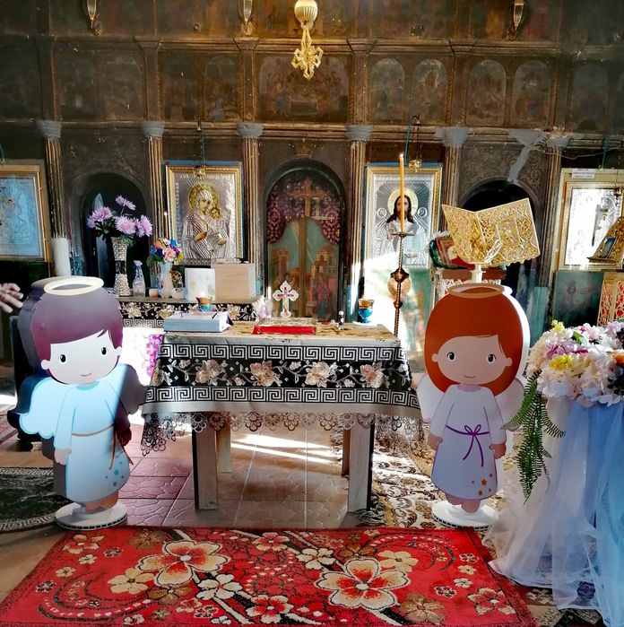 Îngerași botez, Cristelnita, Decor botez Biserică