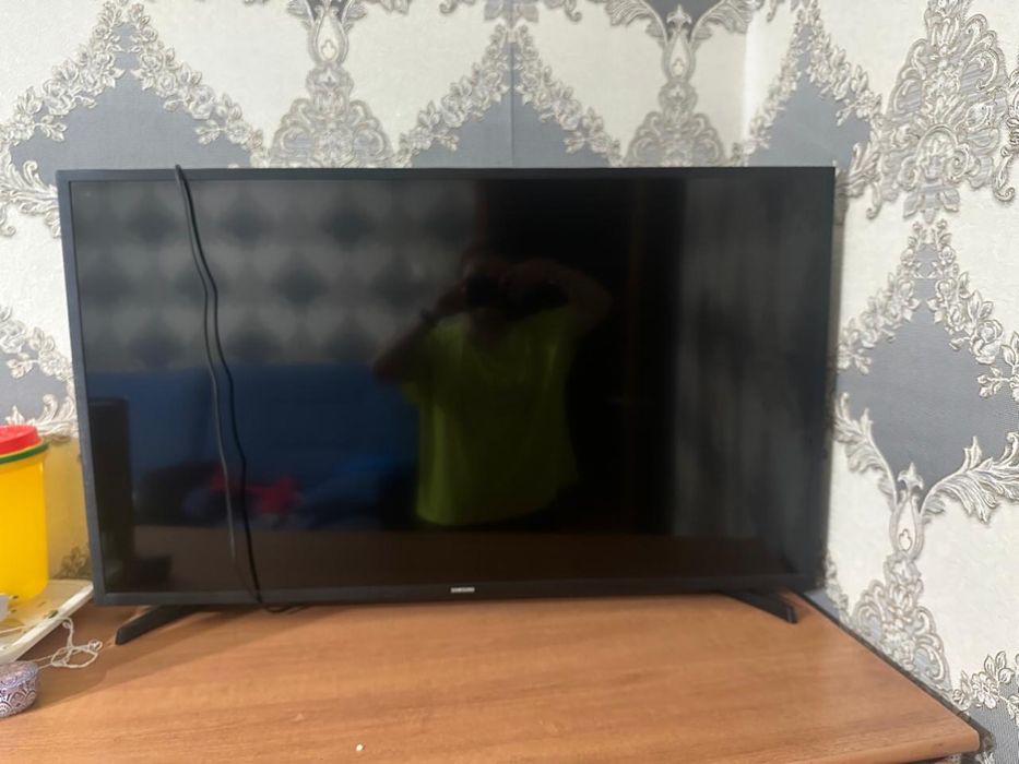 Телевизор смарт.