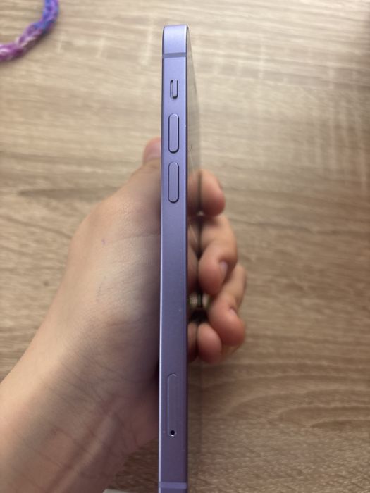 Iphone 12 mov utilizat cu bateria:83