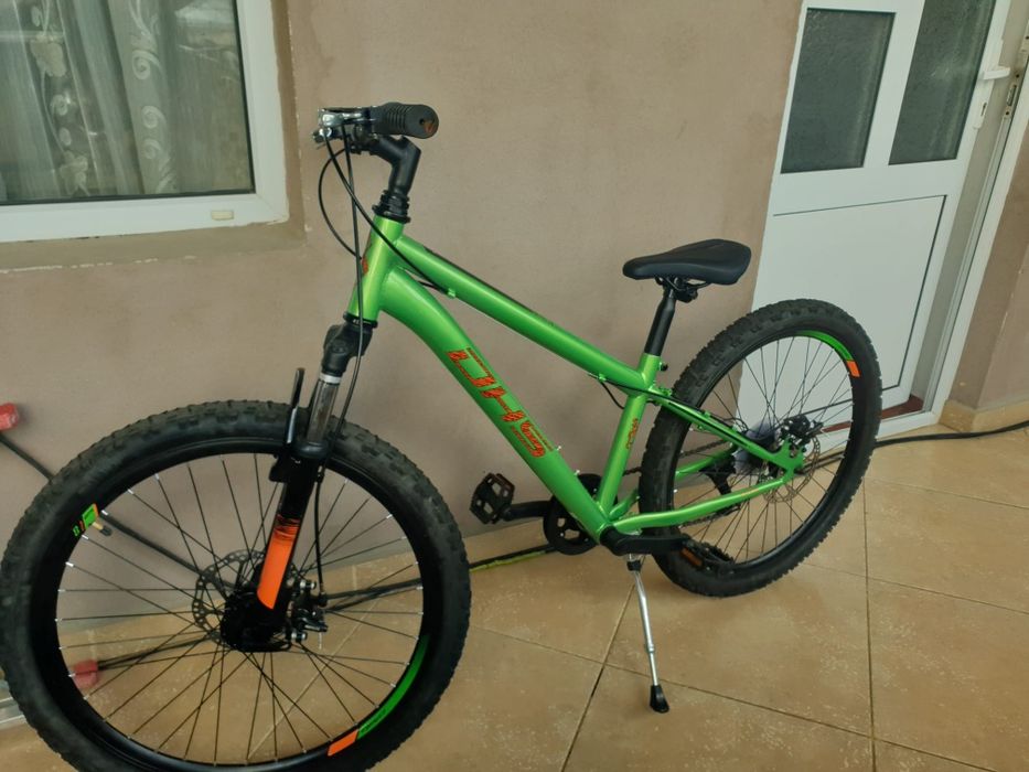 Vând bicicleta cu suspensie noua