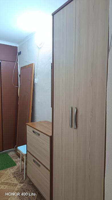 Продам б/у  прихожую и зеркало