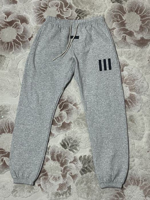 Pantaloni Essentials x adidas