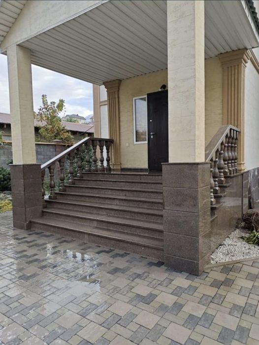 Гранит травертин мрамор тумба ступени перила