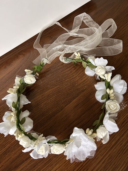 Венок, свадебный аксессуар